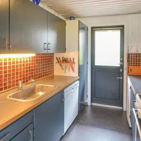 Three-bedroom Holiday In Knebel *