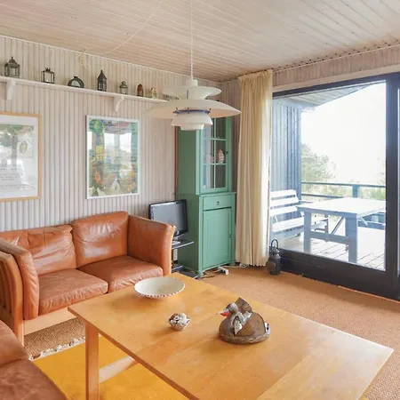 Three-bedroom Holiday In Knebel * Ørby