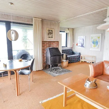 Three-bedroom Holiday In Knebel * Ørby