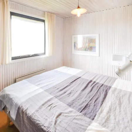 Three-bedroom Holiday In Knebel *